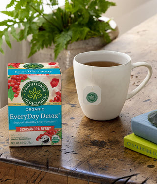 Traditional Medicinals Organic Herbal Kosher Everyday Detox w/Chicory Root, Schisandra Berry, Dandelion Root, Lycium Fruit & Kukicha Twig, GMO-Free, Naturally Caffeinated Herbal Tea (Case of 6) 16 Tea Bags