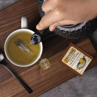 Twinings Tea Herbal Kosher Chamomile Honey & Vanilla W/Honey Flavours & Other Natural Flavours, Caffeine-Free Green Tea (Case of 6) 20 Tea Bags