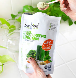 Sunfood Superfood Organic Super Greens Powder, Organic Green Juice/Smoothie Mix w/Digestive Enzymes Probiotic for Gut Health, Good Source of Liquid Chlorophyll, Spirulina Chlorella Superfood Mix (Pack of 1) 8oz Bag